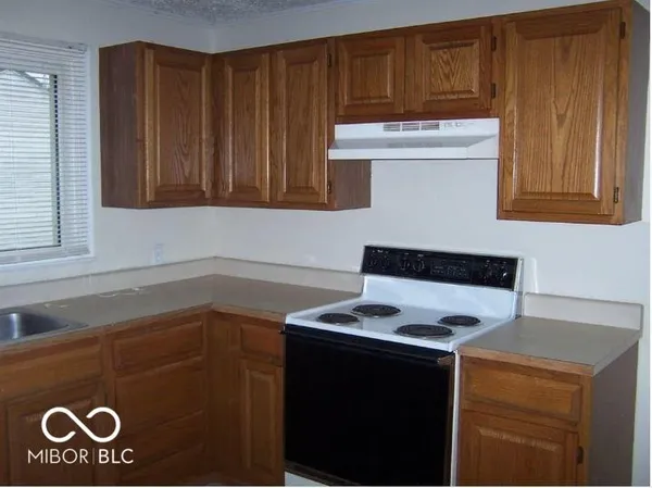 $1,600 | 4762 Walker Street, Greenwood, IN 46143