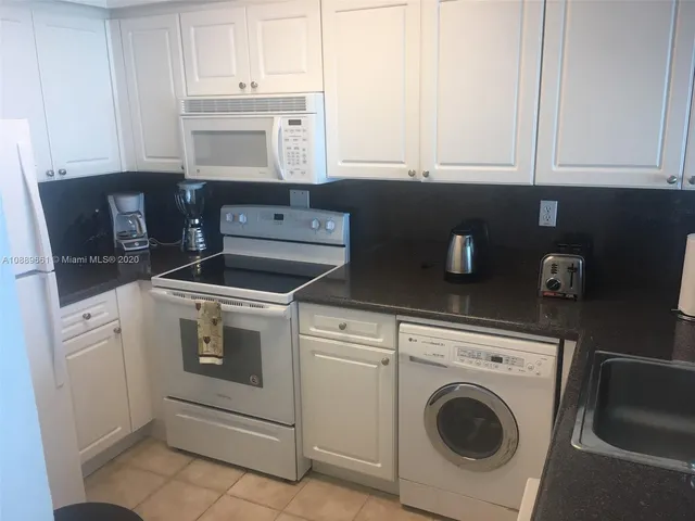 $3,000 | 2501 South Ocean Drive, Unit 1224, Hollywood, FL 33019