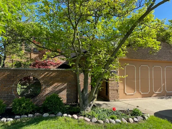 an outdoor view of house with outdoor space