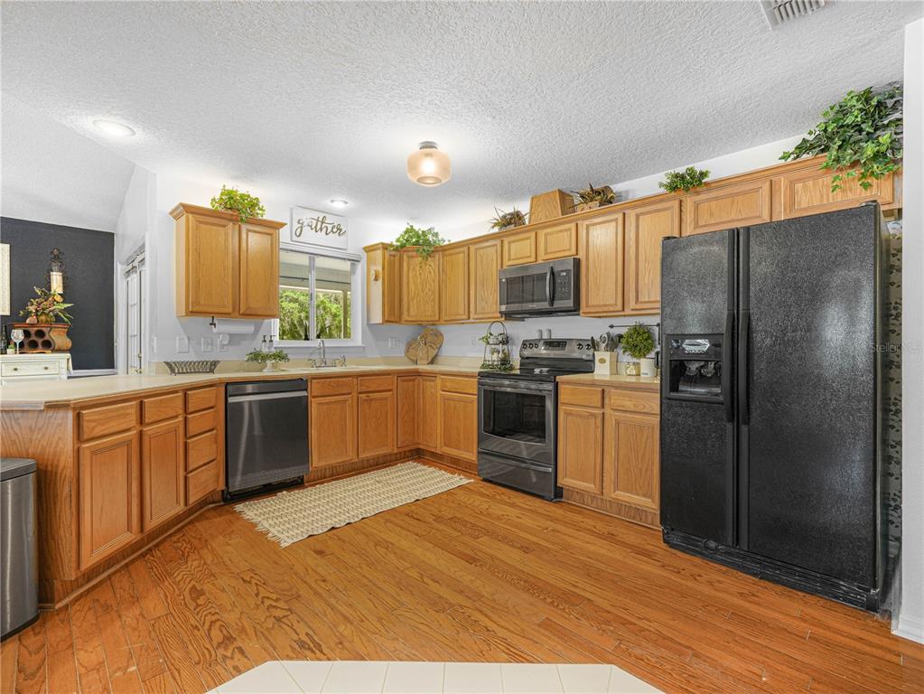 23 Oakwood Road Winter Haven, FL 33880 - Photo 6 of 54