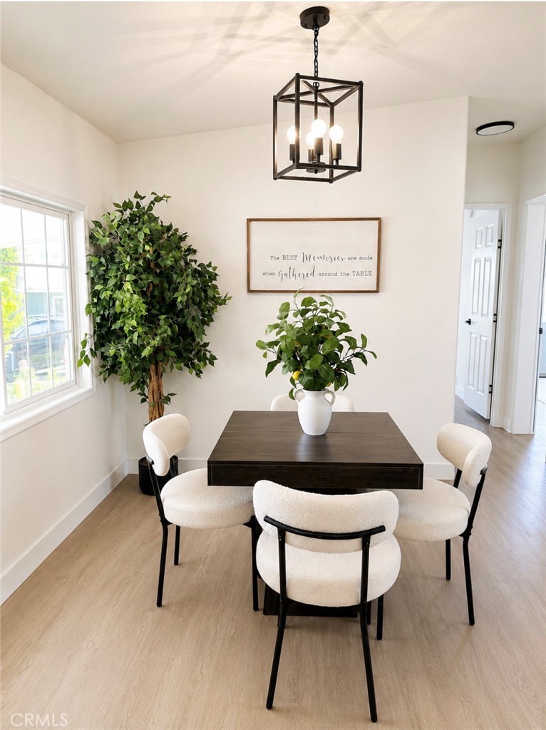 1638 Calavo Road, Unit 63 Fallbrook, CA 92028 - Photo 5 of 15 Dining Room