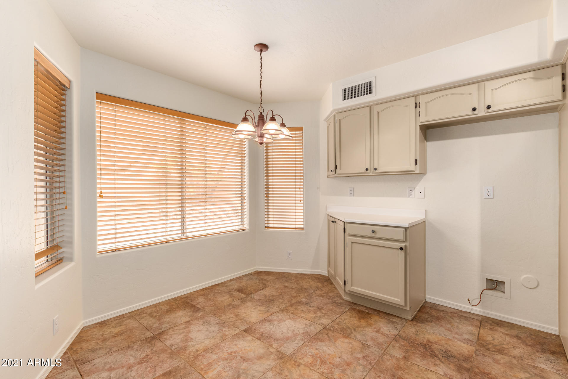 4244 East Raven Road Phoenix, AZ 85044 - Photo 10 of 31 0010-10 Raven