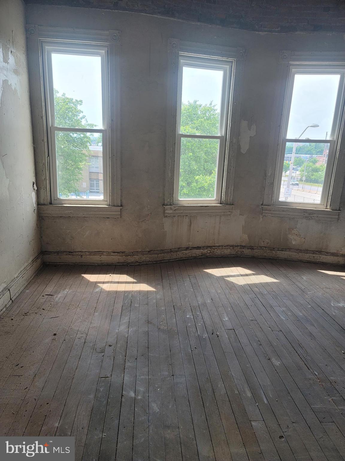 323 North Payson Street Baltimore, MD 21223 - Photo 3 of 16
