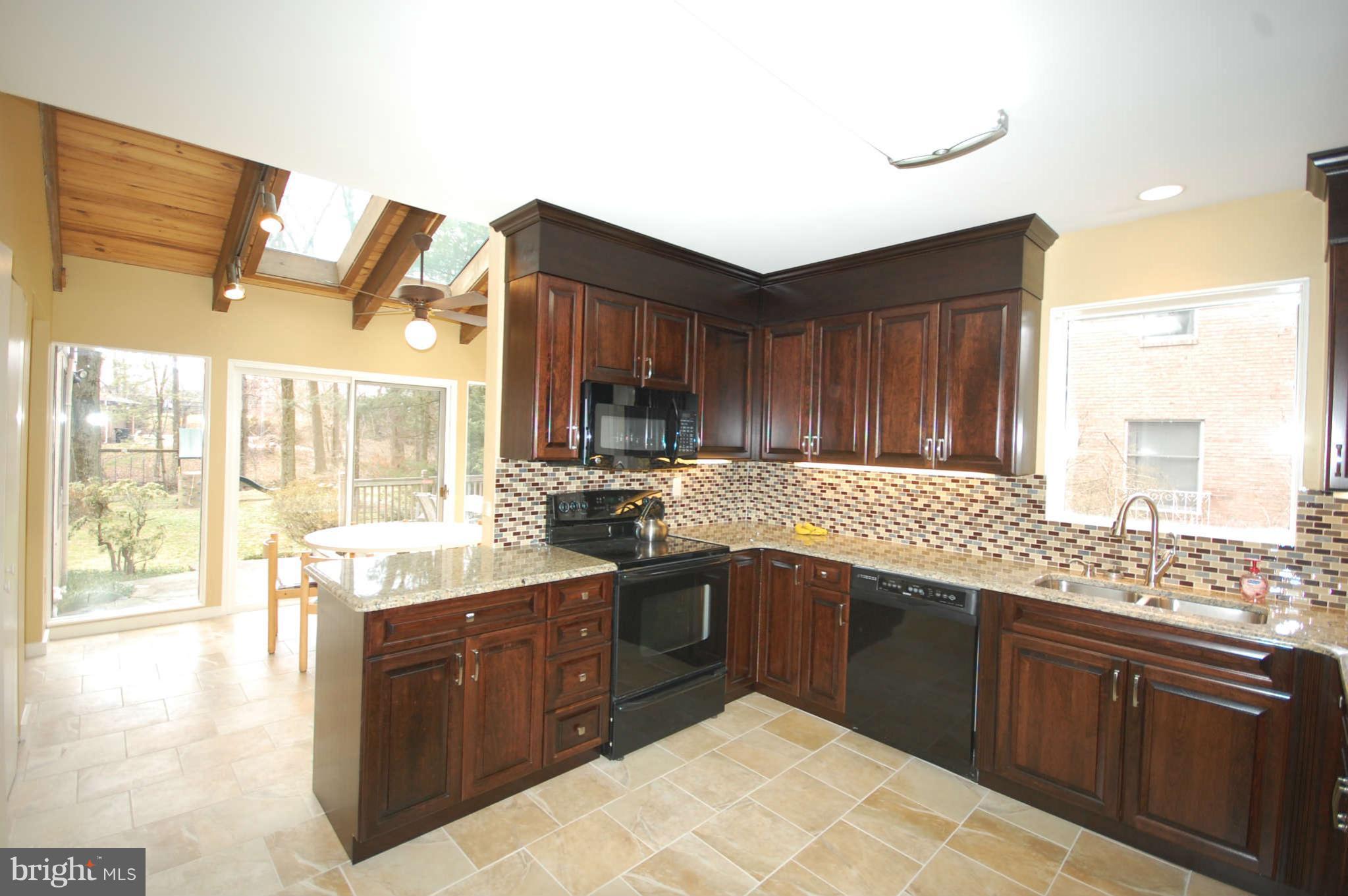 7802 Crossland Road Pikesville, MD 21208 - Photo 12 of 30 Kitchen