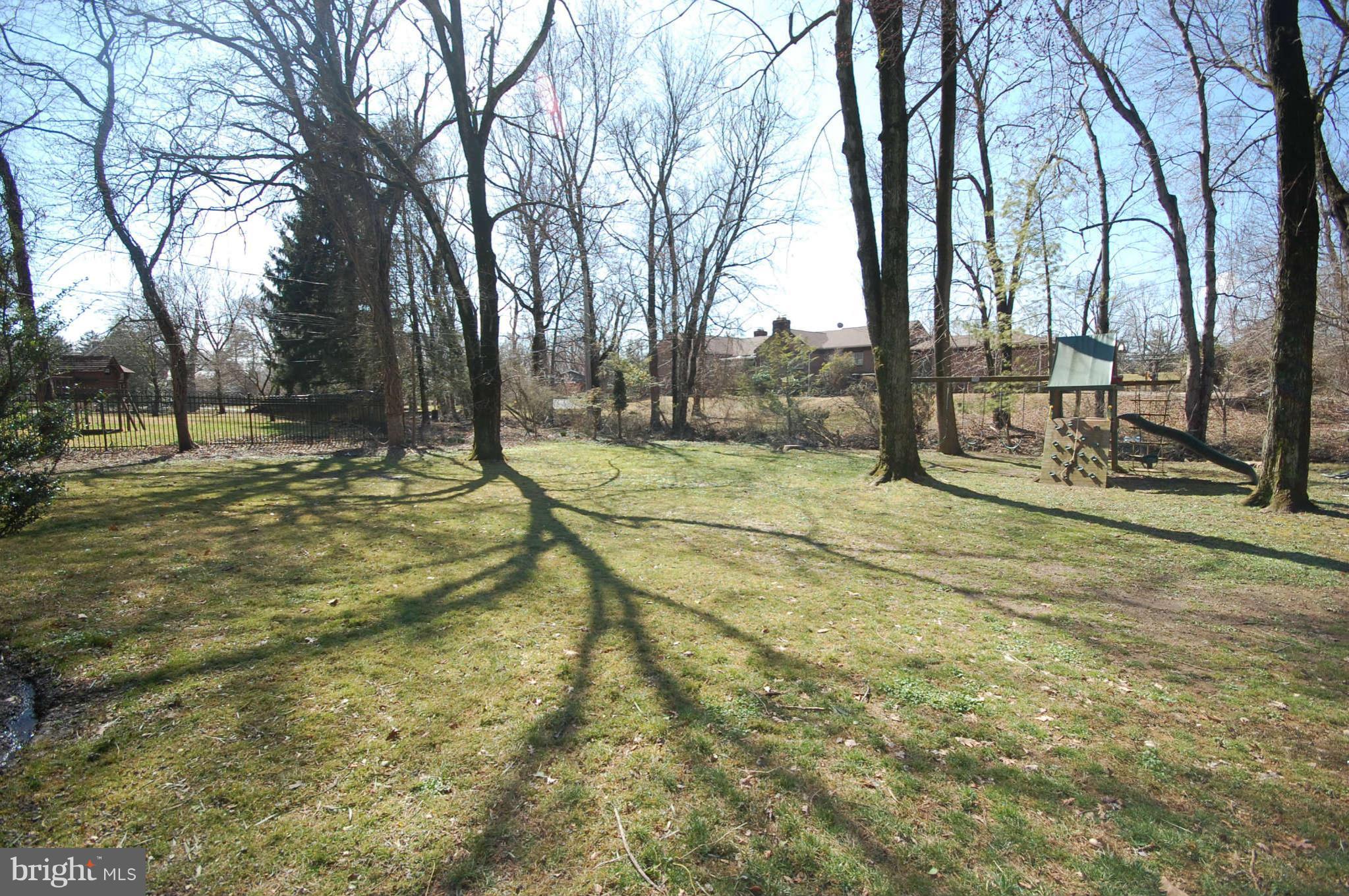7802 Crossland Road Pikesville, MD 21208 - Photo 30 of 30 Yard