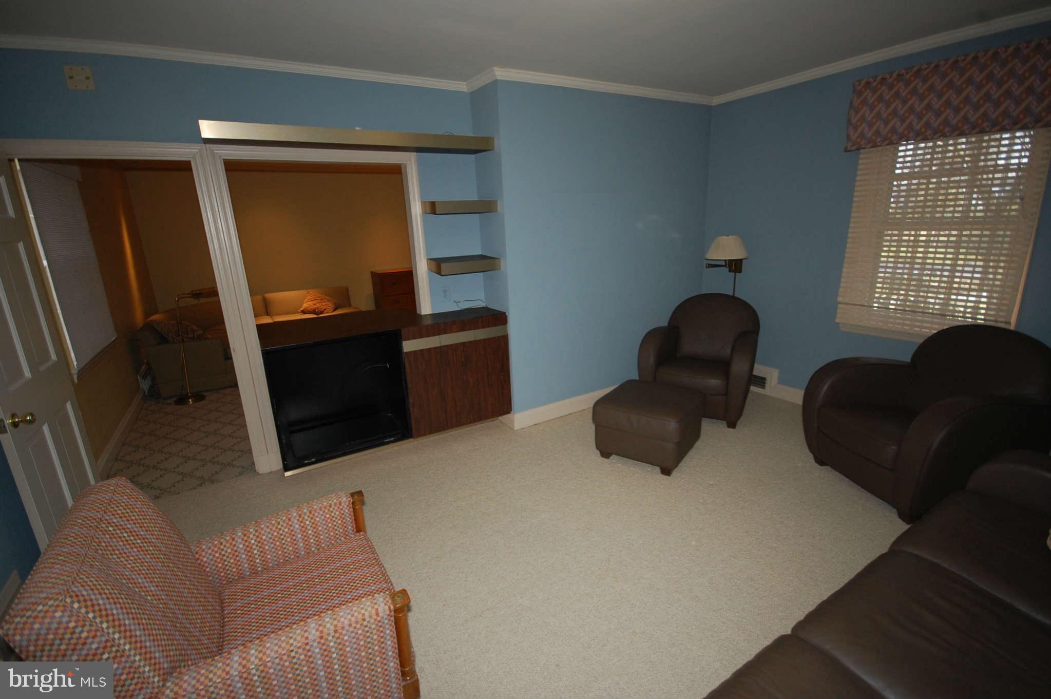 7802 Crossland Road Pikesville, MD 21208 - Photo 7 of 30 Family Room