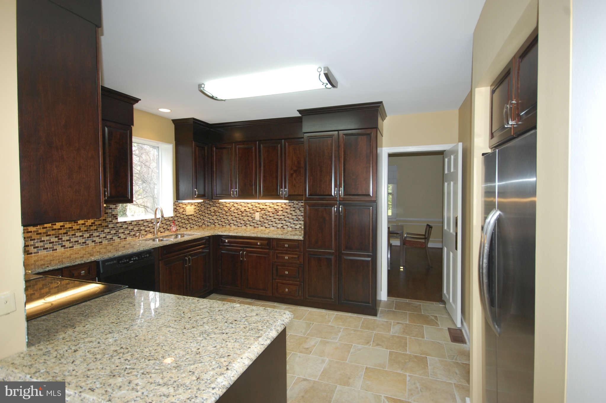 7802 Crossland Road Pikesville, MD 21208 - Photo 10 of 30 Kitchen