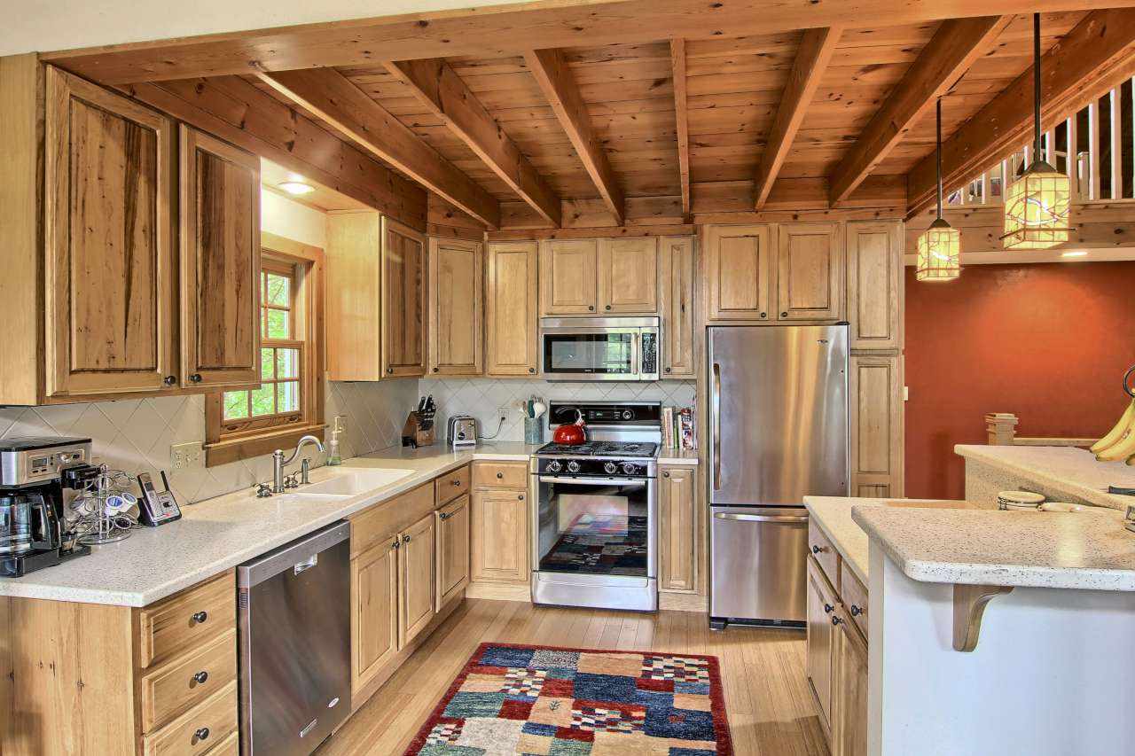 6999 Deepwater Point Road Williamsburg, MI 49690 - Photo 11 of 34 1824978-10.JPG