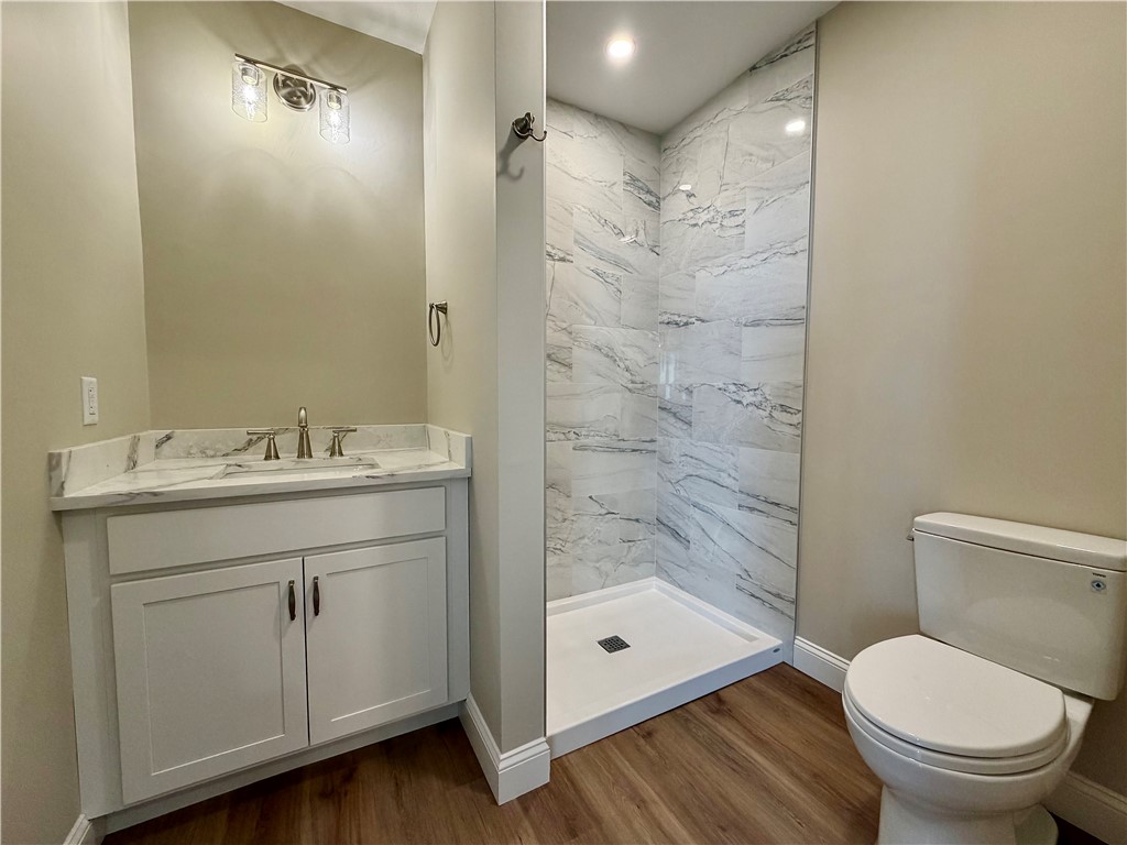 754 Eddy Street, Unit 3B Providence, RI 02903 - Photo 14 of 22 Full Bathroom