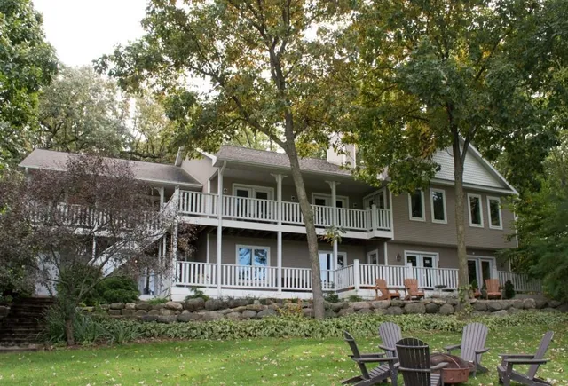 $975,000 | 5525 Portage Road, Madison, WI 53704