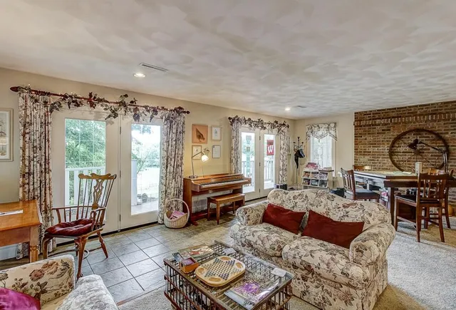 $975,000 | 5525 Portage Road, Madison, WI 53704