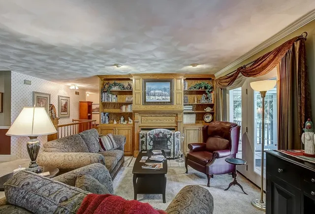$975,000 | 5525 Portage Road, Madison, WI 53704