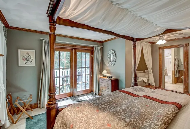 $975,000 | 5525 Portage Road, Madison, WI 53704