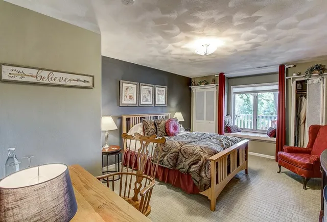 $975,000 | 5525 Portage Road, Madison, WI 53704