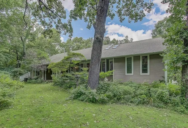 $975,000 | 5525 Portage Road, Madison, WI 53704