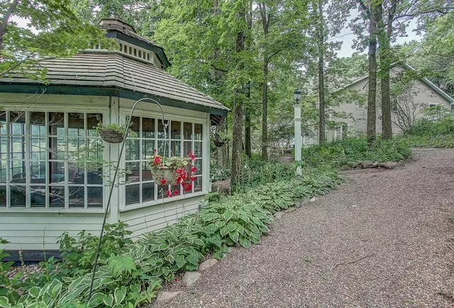 $975,000 | 5525 Portage Road, Madison, WI 53704