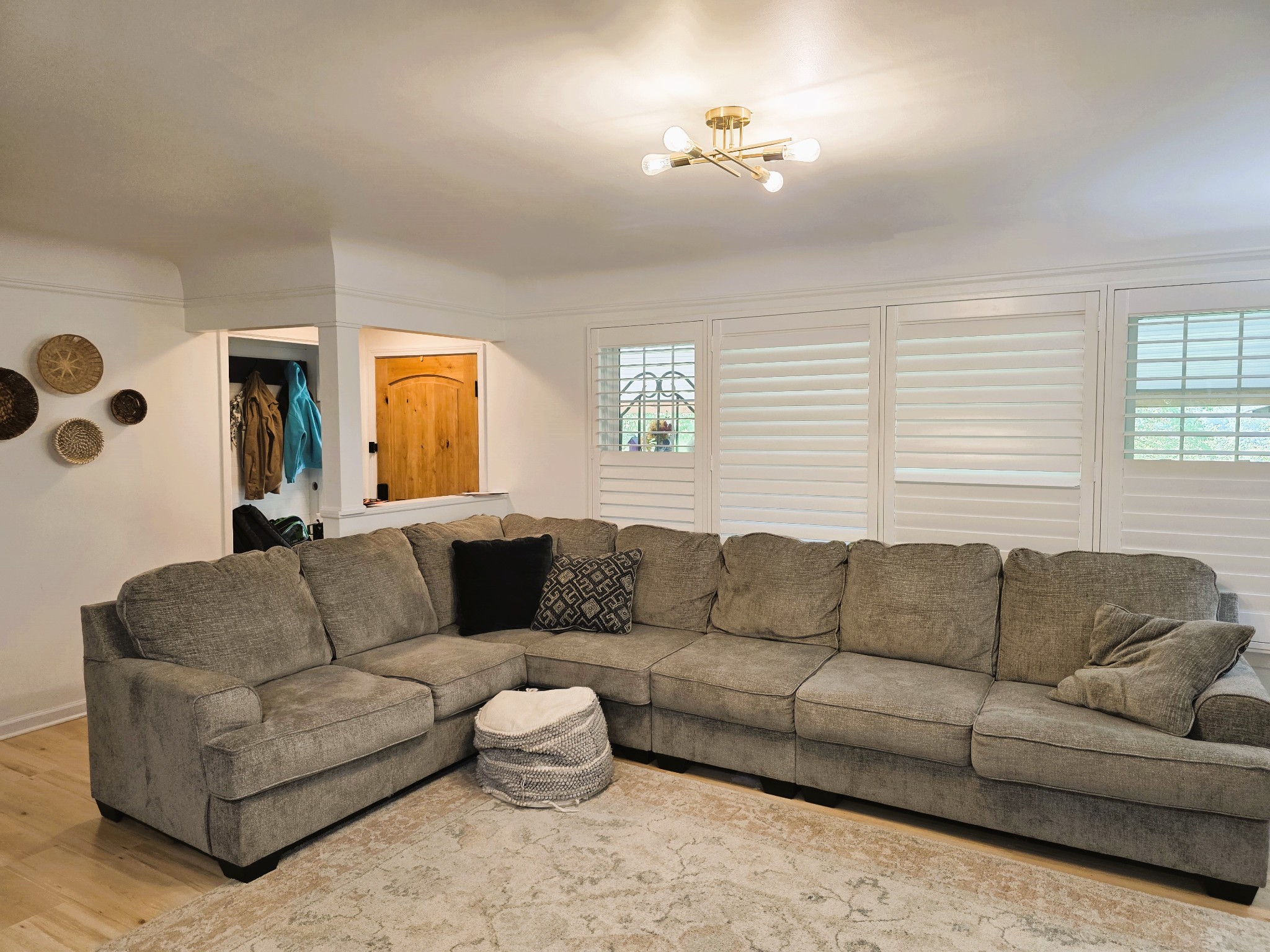 1975 Kelly Road Holladay, TN 38341 - Photo 31 of 95 a living room with furniture and a couch
