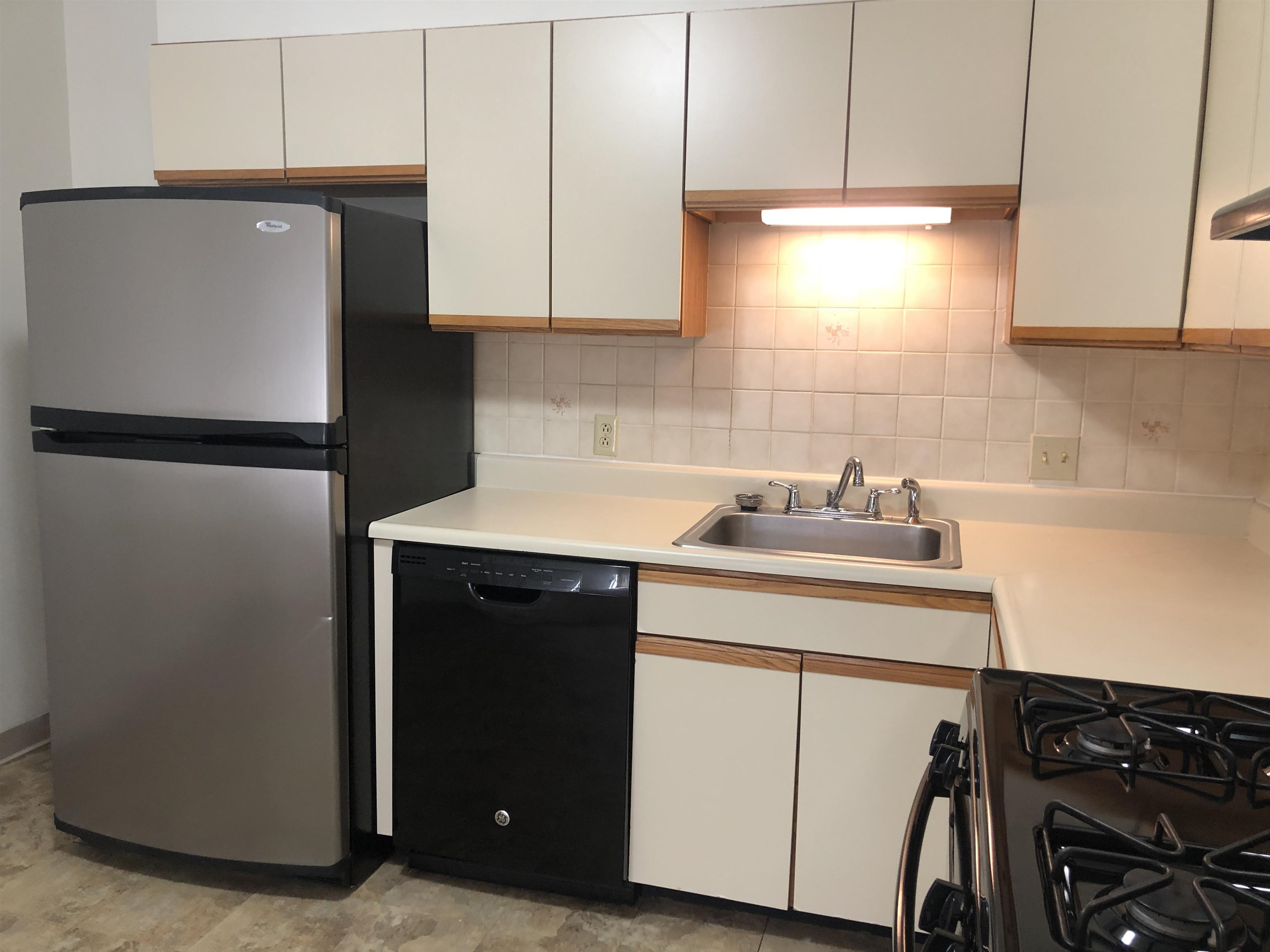 385 Huse Road, Unit 25 Manchester, NH 03103 - Photo 12 of 40