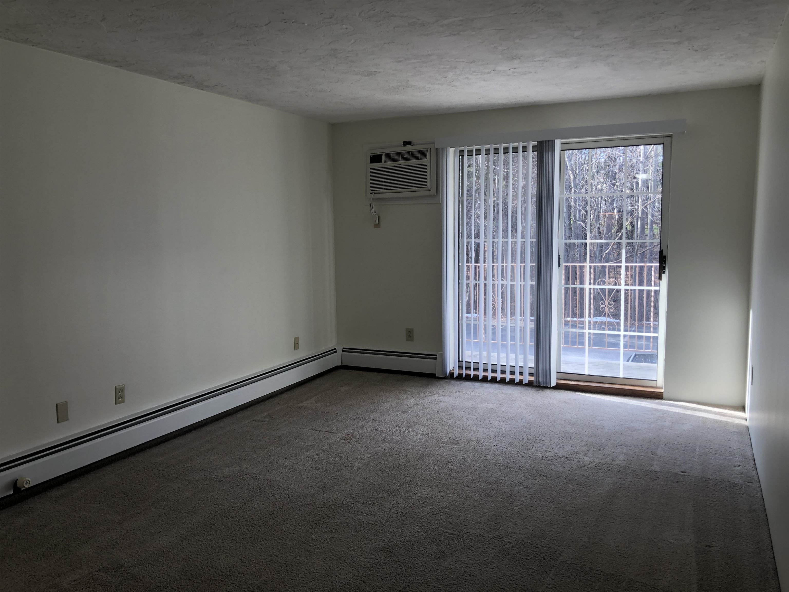 385 Huse Road, Unit 25 Manchester, NH 03103 - Photo 17 of 40