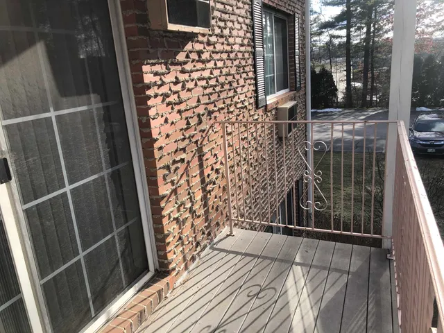 $1,832 | 385 Huse Road, Unit 25, Manchester, NH 03103