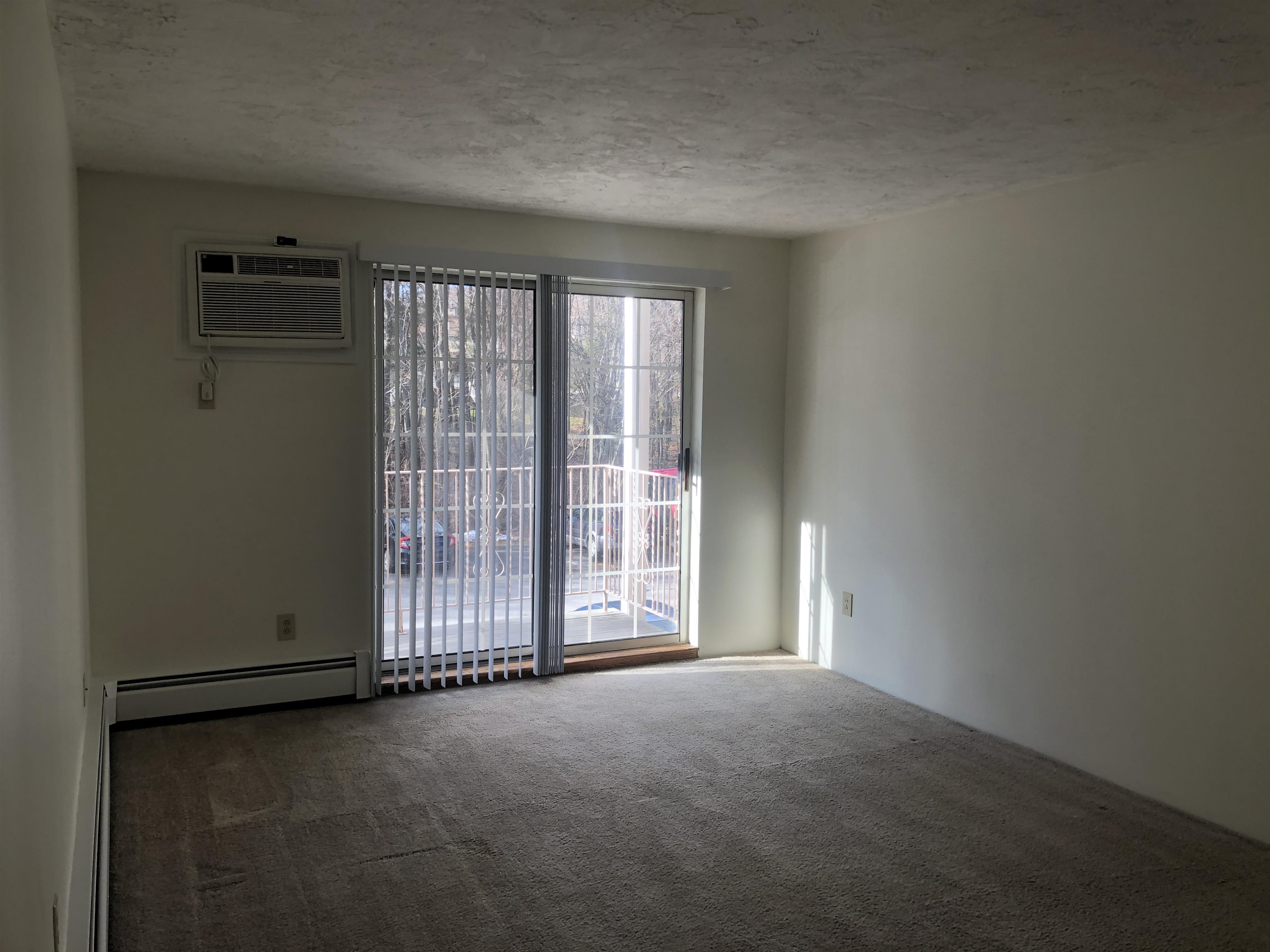 385 Huse Road, Unit 25 Manchester, NH 03103 - Photo 19 of 40