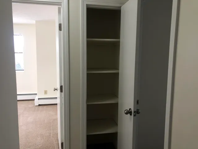 $1,832 | 385 Huse Road, Unit 25, Manchester, NH 03103