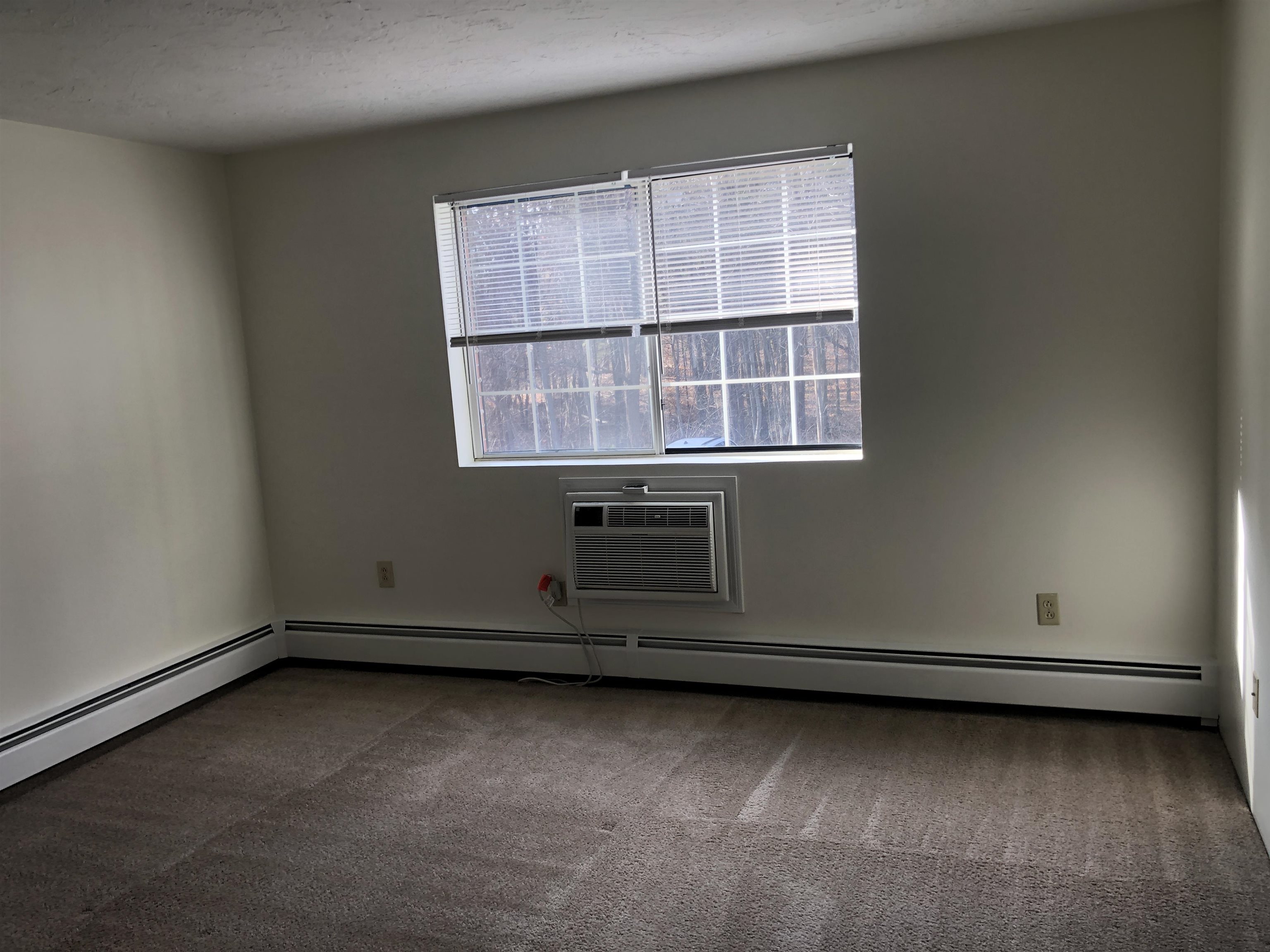 385 Huse Road, Unit 25 Manchester, NH 03103 - Photo 22 of 40