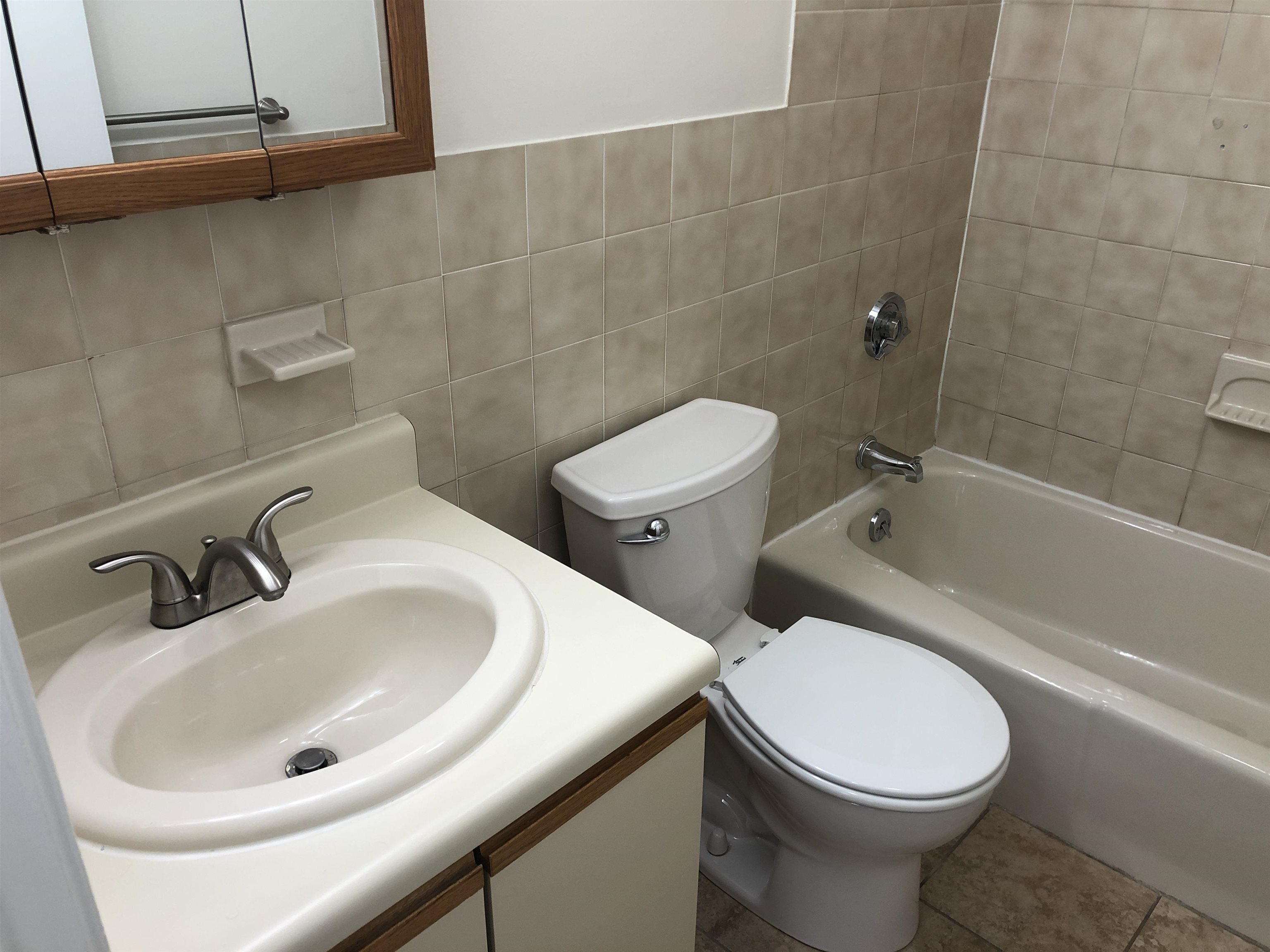 385 Huse Road, Unit 25 Manchester, NH 03103 - Photo 24 of 40