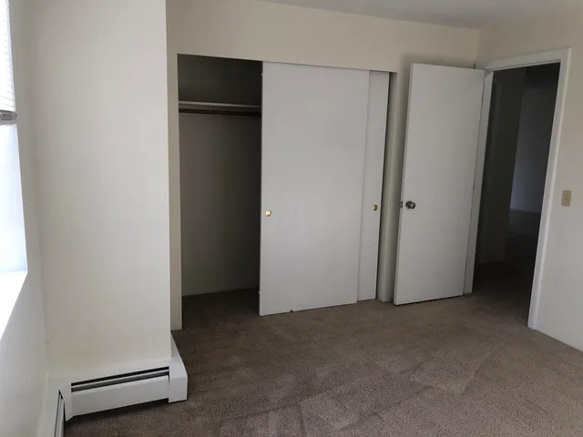 $1,832 | 385 Huse Road, Unit 25, Manchester, NH 03103