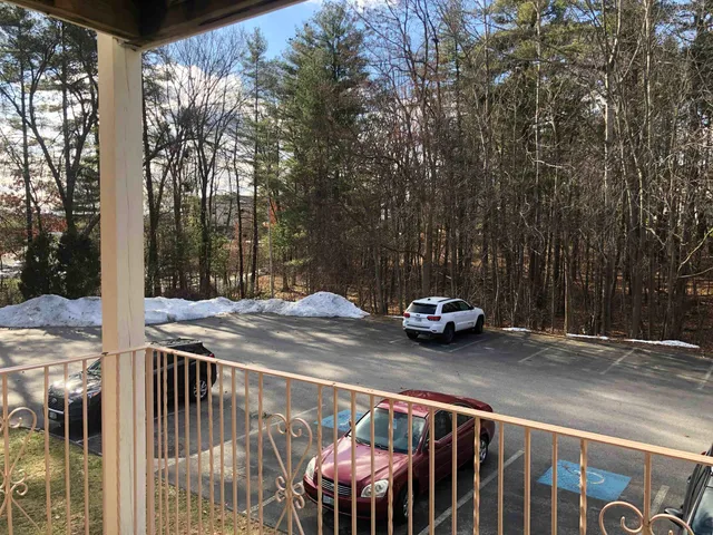 $1,832 | 385 Huse Road, Unit 25, Manchester, NH 03103