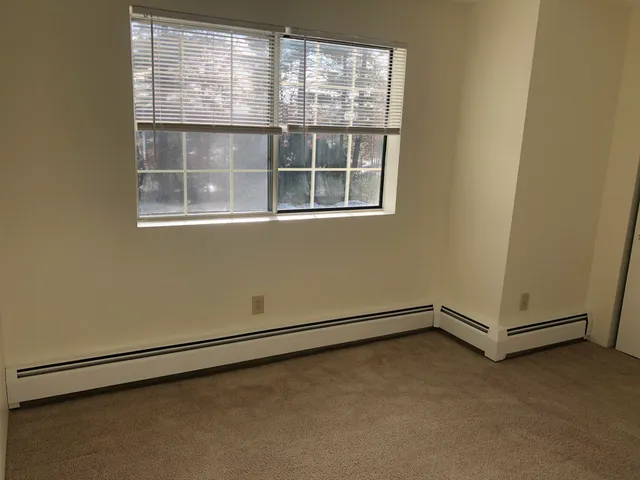 $1,832 | 385 Huse Road, Unit 25, Manchester, NH 03103