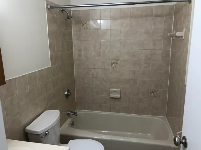 $1,832 | 385 Huse Road, Unit 25, Manchester, NH 03103