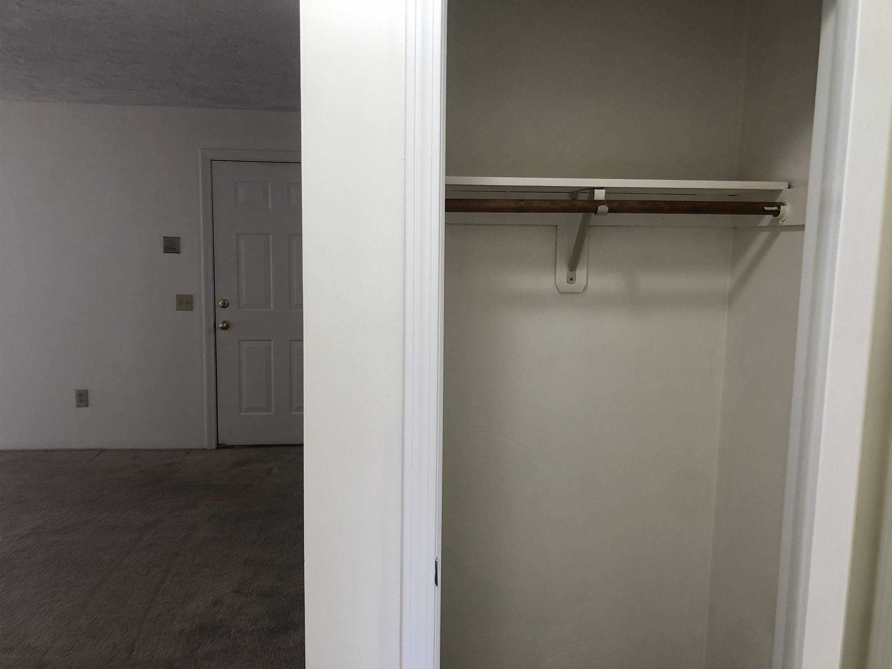 385 Huse Road, Unit 25 Manchester, NH 03103 - Photo 33 of 40