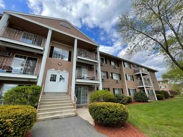 $1,832 | 385 Huse Road, Unit 25, Manchester, NH 03103