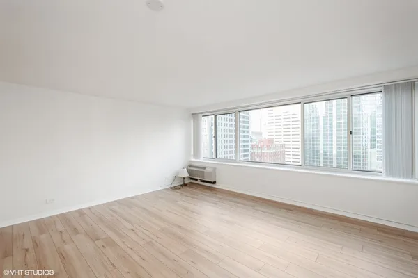 $2,300 | 211 East Ohio Street, Unit 2107, Chicago, IL 60611