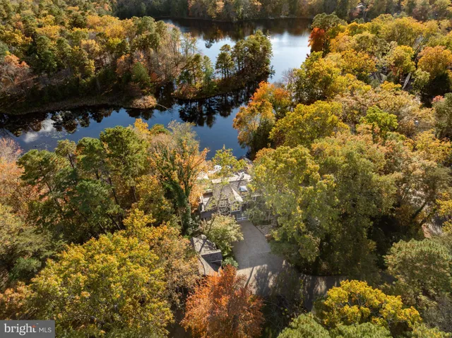 $1,595,000 | 286 Chippewa Trail, Medford Lakes, NJ 08055