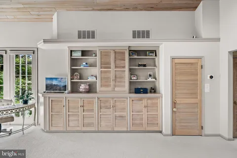 $1,595,000 | 286 Chippewa Trail, Medford Lakes, NJ 08055