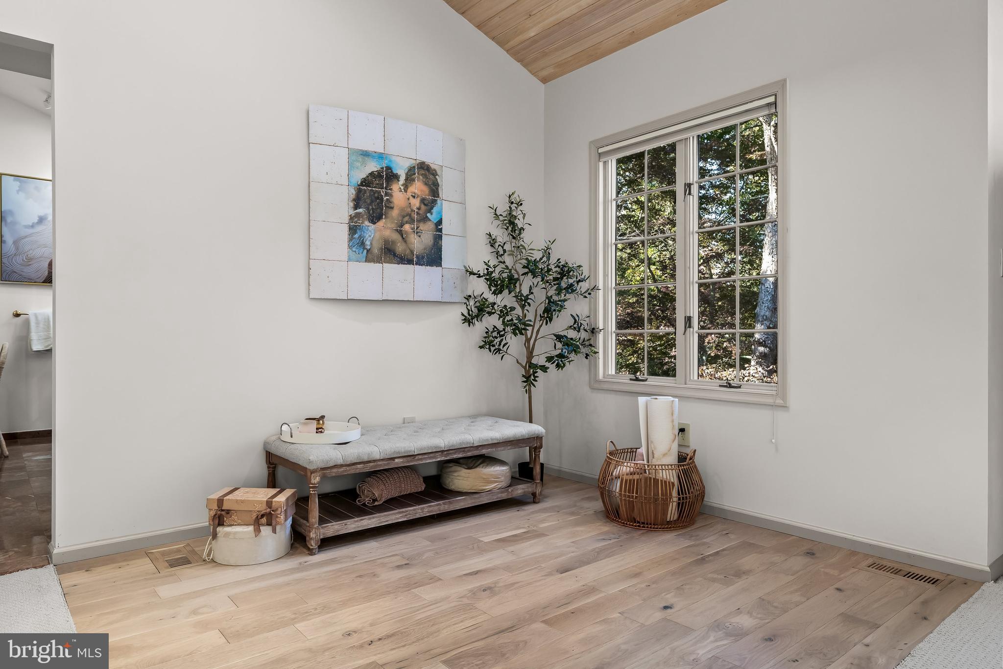 286 Chippewa Trail Medford Lakes, NJ 08055 - Photo 58 of 120 a living room with furniture and a potted plant