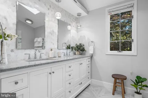 $1,595,000 | 286 Chippewa Trail, Medford Lakes, NJ 08055