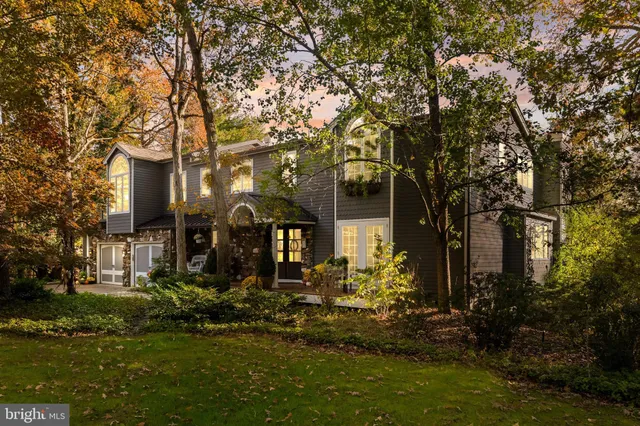$1,595,000 | 286 Chippewa Trail, Medford Lakes, NJ 08055