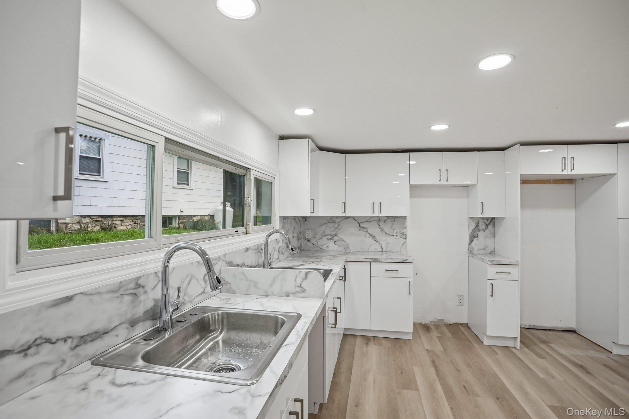 132 Ridge Road Highland Mills, NY 10930 - Photo 9 of 30 Eat in Kitchen