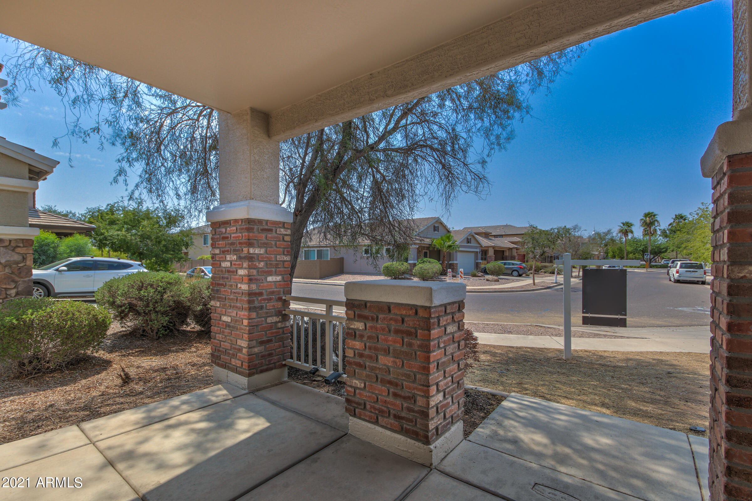 4238 West Carter Road Phoenix, AZ 85041 - Photo 4 of 25 4238 W Carter Rd-7