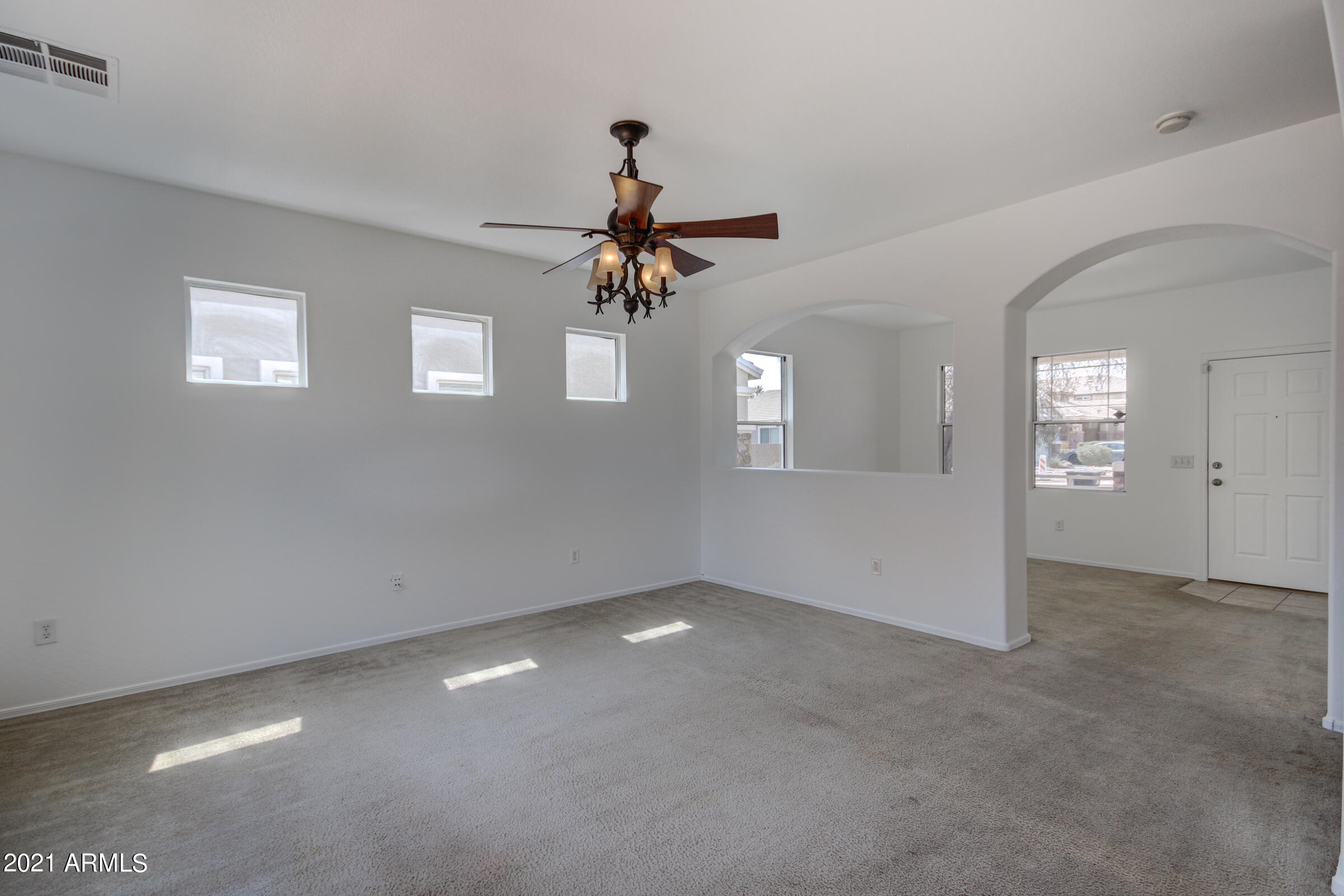 4238 West Carter Road Phoenix, AZ 85041 - Photo 7 of 25 Living Room