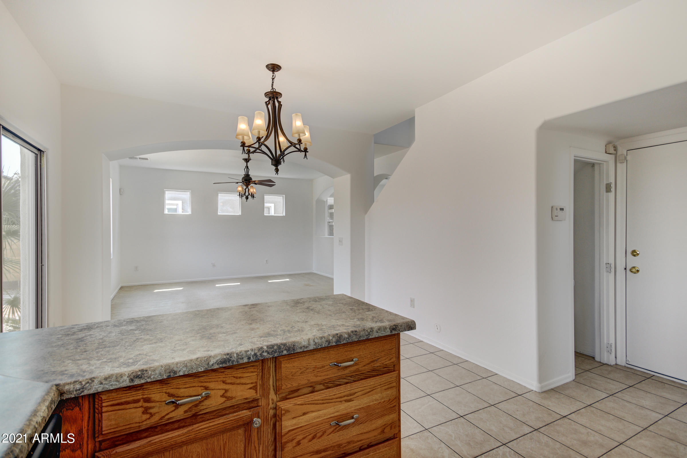 4238 West Carter Road Phoenix, AZ 85041 - Photo 10 of 25 Kitchen