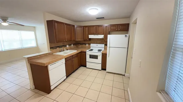 $1,475 | 2121 Northwest 55th Street, Gainesville, FL 32605