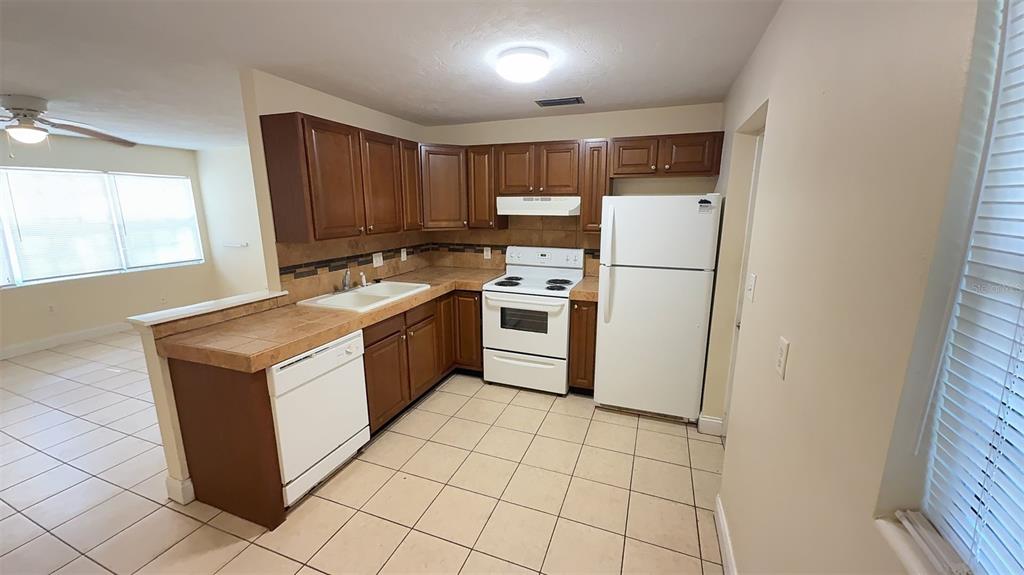 2121 Northwest 55th Street Gainesville, FL 32605 - Photo 2 of 6