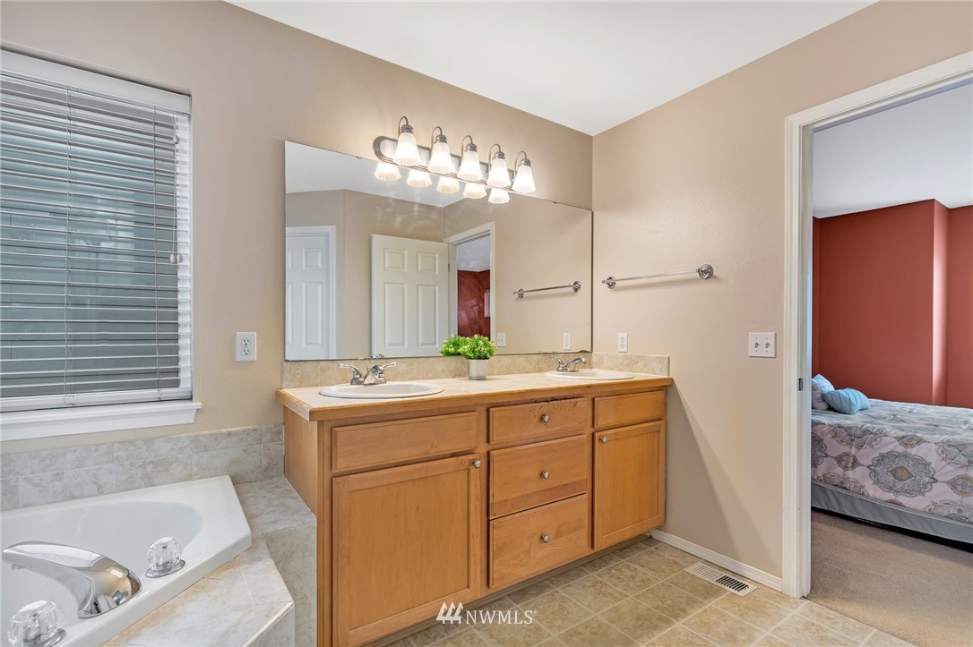 1727 Southeast 30th Place Renton, WA 98055 - Photo 21 of 24 Gallery Image 21
