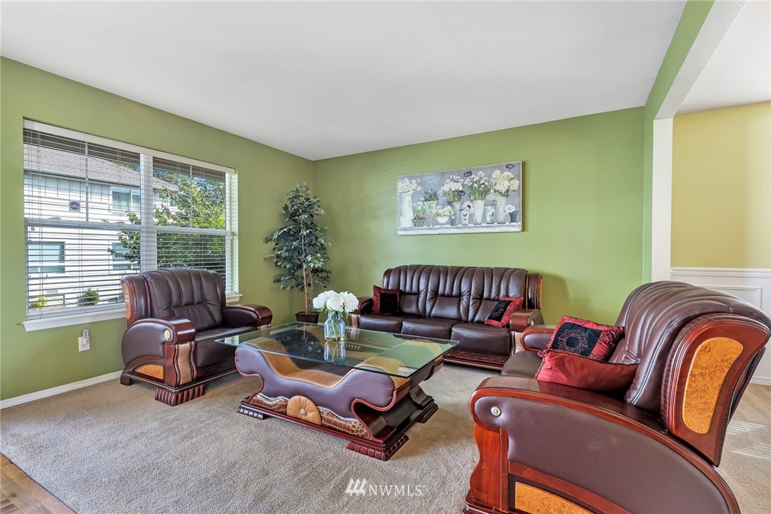1727 Southeast 30th Place Renton, WA 98055 - Photo 5 of 24 Gallery Image 5