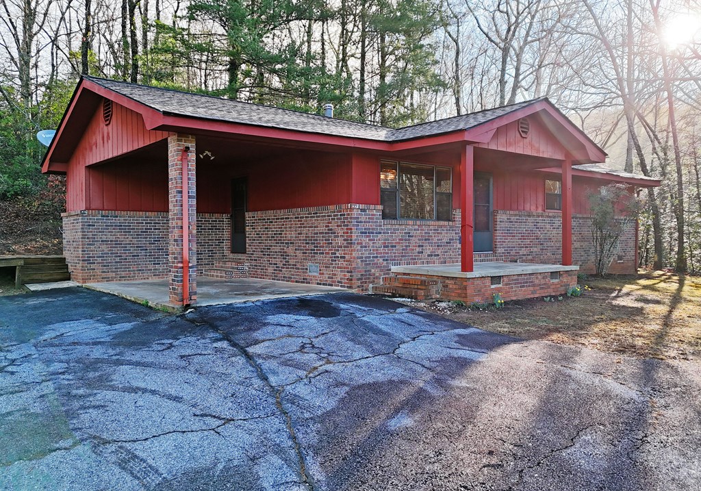1316 Bugscuffle Road Hiawassee, GA 30546 - Photo 2 of 40 Gallery Image 2