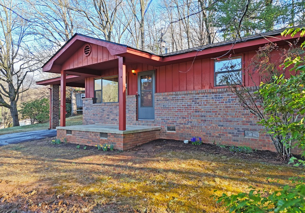 1316 Bugscuffle Road Hiawassee, GA 30546 - Photo 3 of 40 Gallery Image 3